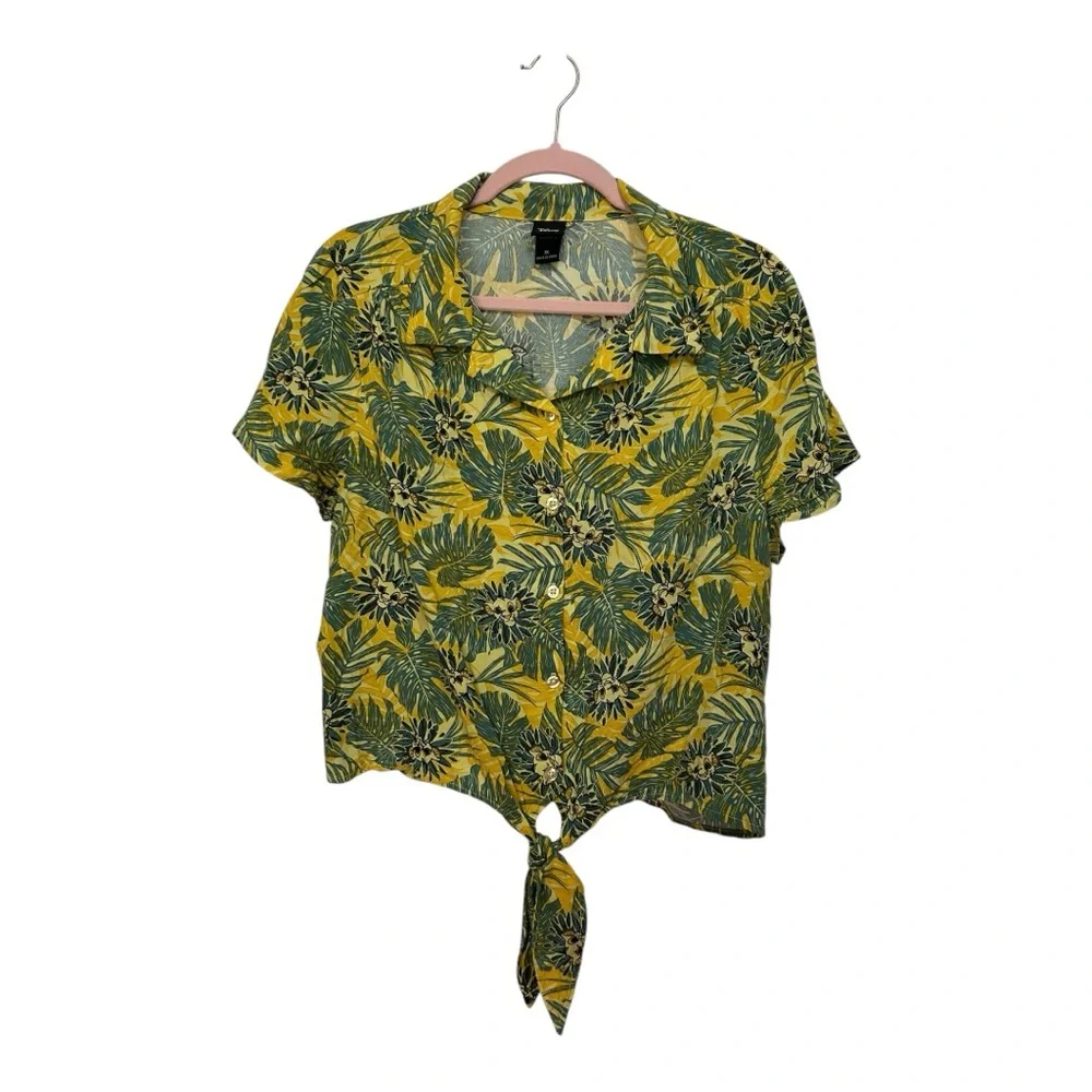 Disney The Lion King Crop Button Down Shirt - Picture 7 of 7